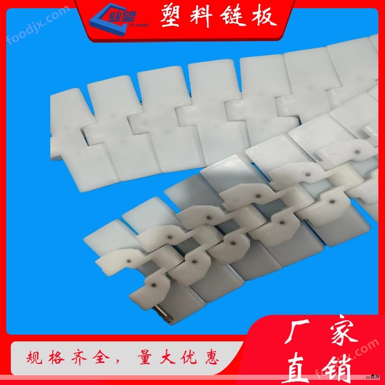 临近冬季,时尚圈悄然兴起一股链条美学潮流。这股趋势不仅在秀场层层展开,也逐渐进入街头场景,成为冬日穿搭的新宠。无论是明星还是时尚博主,都通过链条单品为造型注入亮点。链条的魅力在于多变性,既能呈现狂野气质,也能化作轻盈的精致点缀。小小的链条似乎暗藏着无限活力,为冬日穿搭增添更多可能。 临近冬季,时尚圈悄然兴起一股链条美学潮流。这股趋势不仅在秀场层层展开,也逐渐进入街头场景,成为冬日穿搭的新宠。无论是明星还是时尚博主,都通过链条单品为造型注入亮点。链条的魅力在于多变性,既能呈现狂野气质,也能化作轻盈的精致点缀。小小的链条似乎暗藏着无限活力,为冬日穿搭增添更多可能。