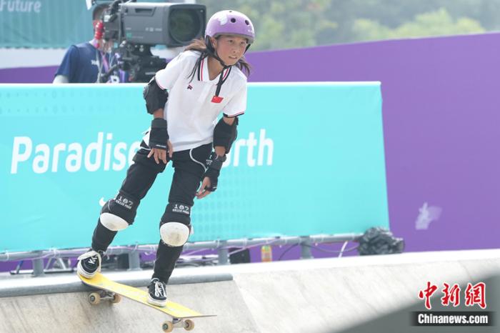 13岁小将崔宸曦亚运滑板夺冠 成年龄最小金牌得