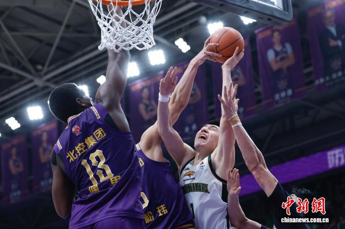 北控逆转辽宁终结连败 朱松玮三分准绝杀