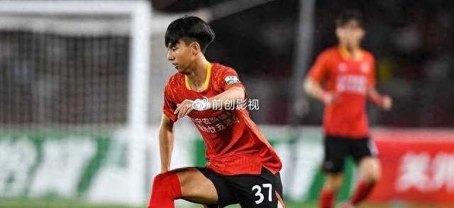 18岁中国小将三场三球冲刺英伦 留洋之路开启新