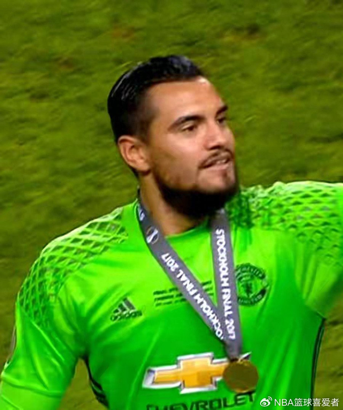 曼联门将位置动荡引转会潮 替补人选成关键变量