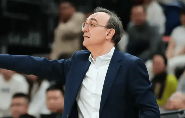 辽宁男篮备战迎战北京队 强调内线限制与团队协