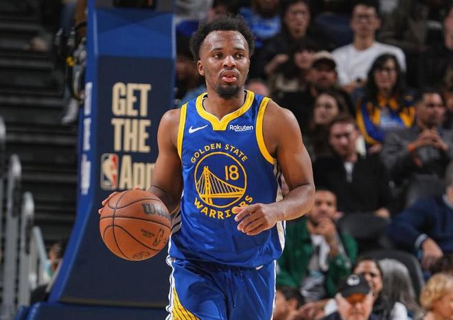 勇士后卫克莱尔右侧踝关节轻度扭伤将接受一周